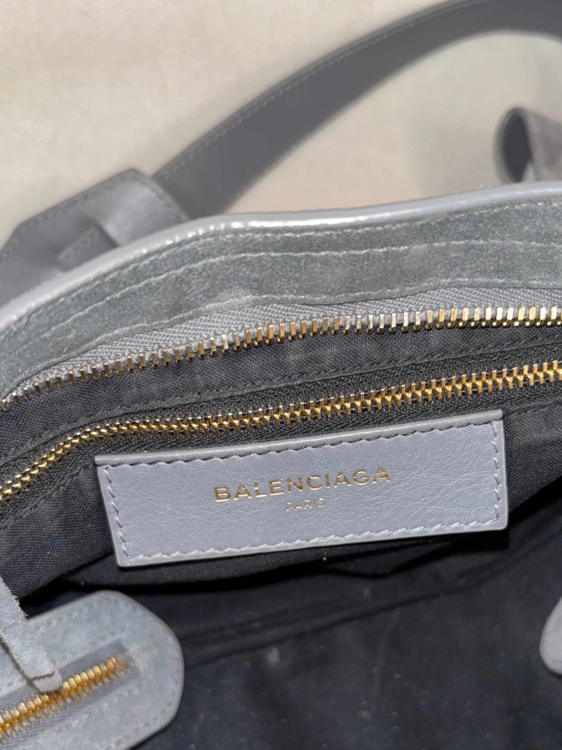 SUEDE LEATHER 'CITY' BAG.