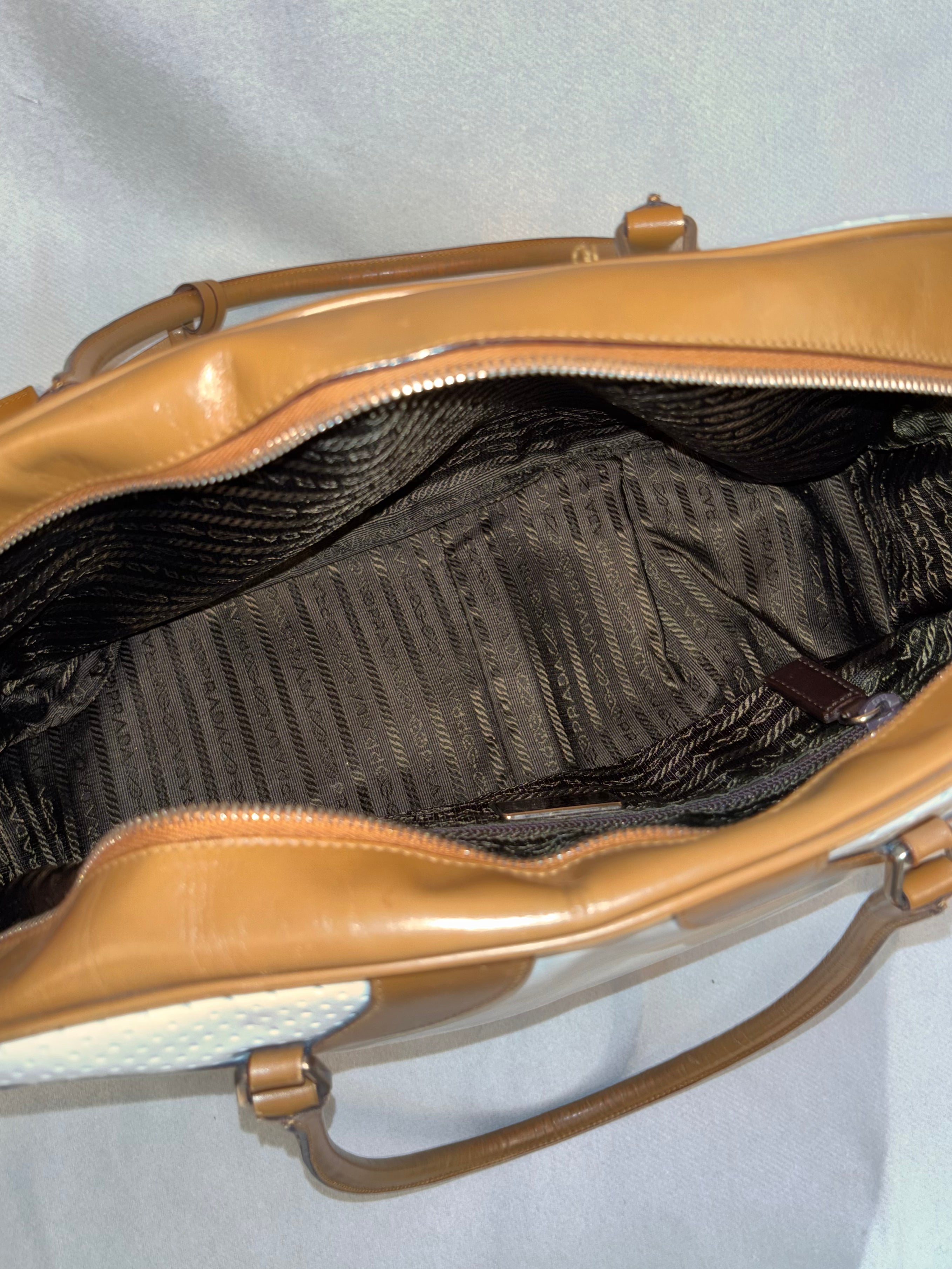 'VITELLO DRIVE' BOWLING HANDBAG.
