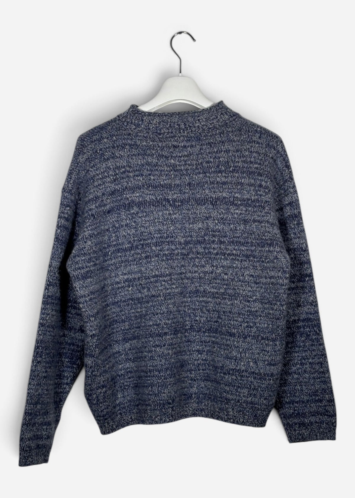 WOOL SWEATER. (L)
