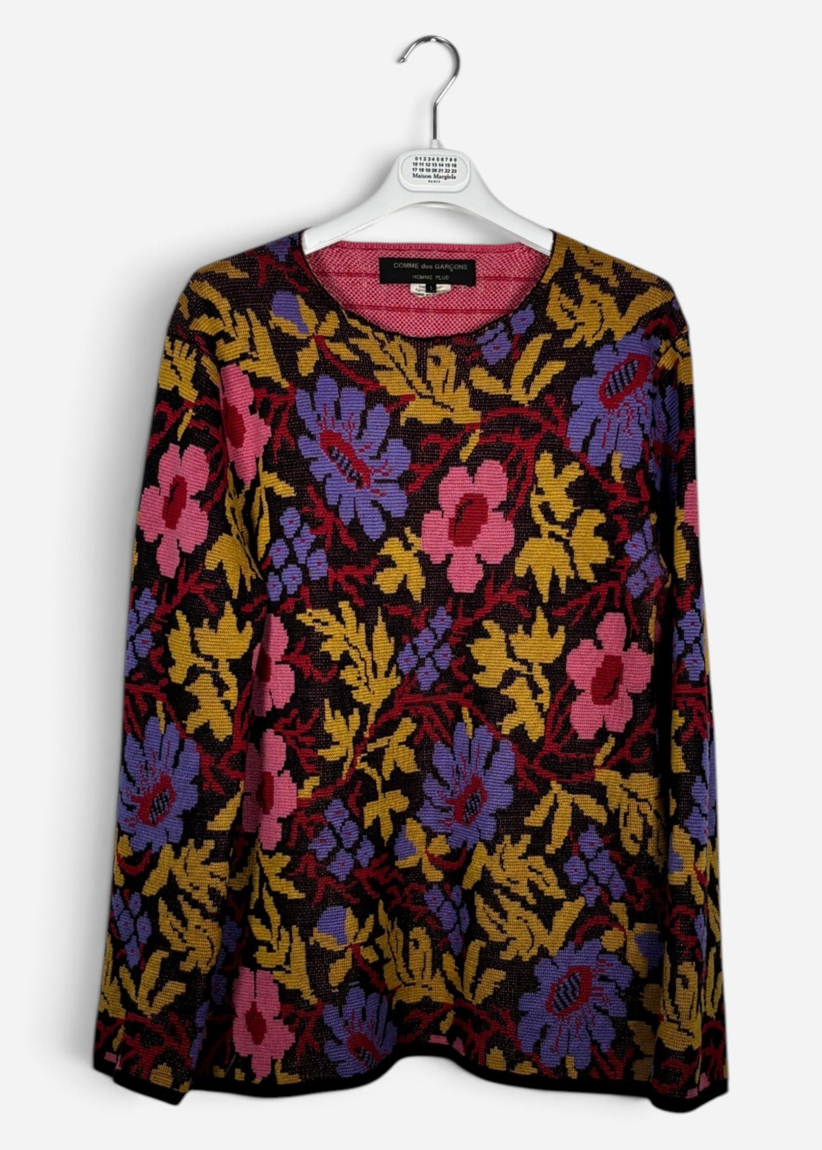 SWEATSHIRT. (S)
