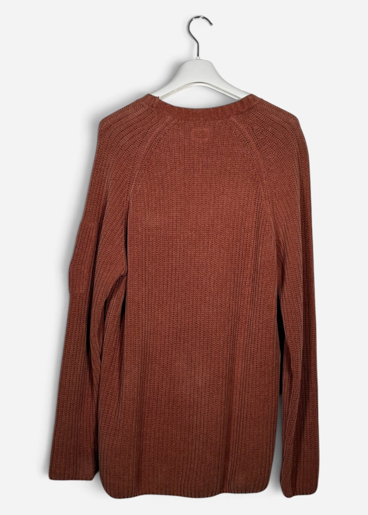 KNIT SWEATER. (48)