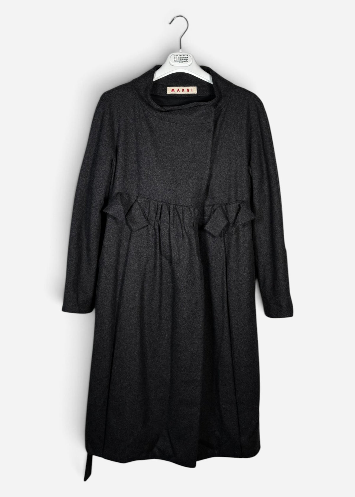 F/W 2016 BELTED WOOL COAT. (42 / S)