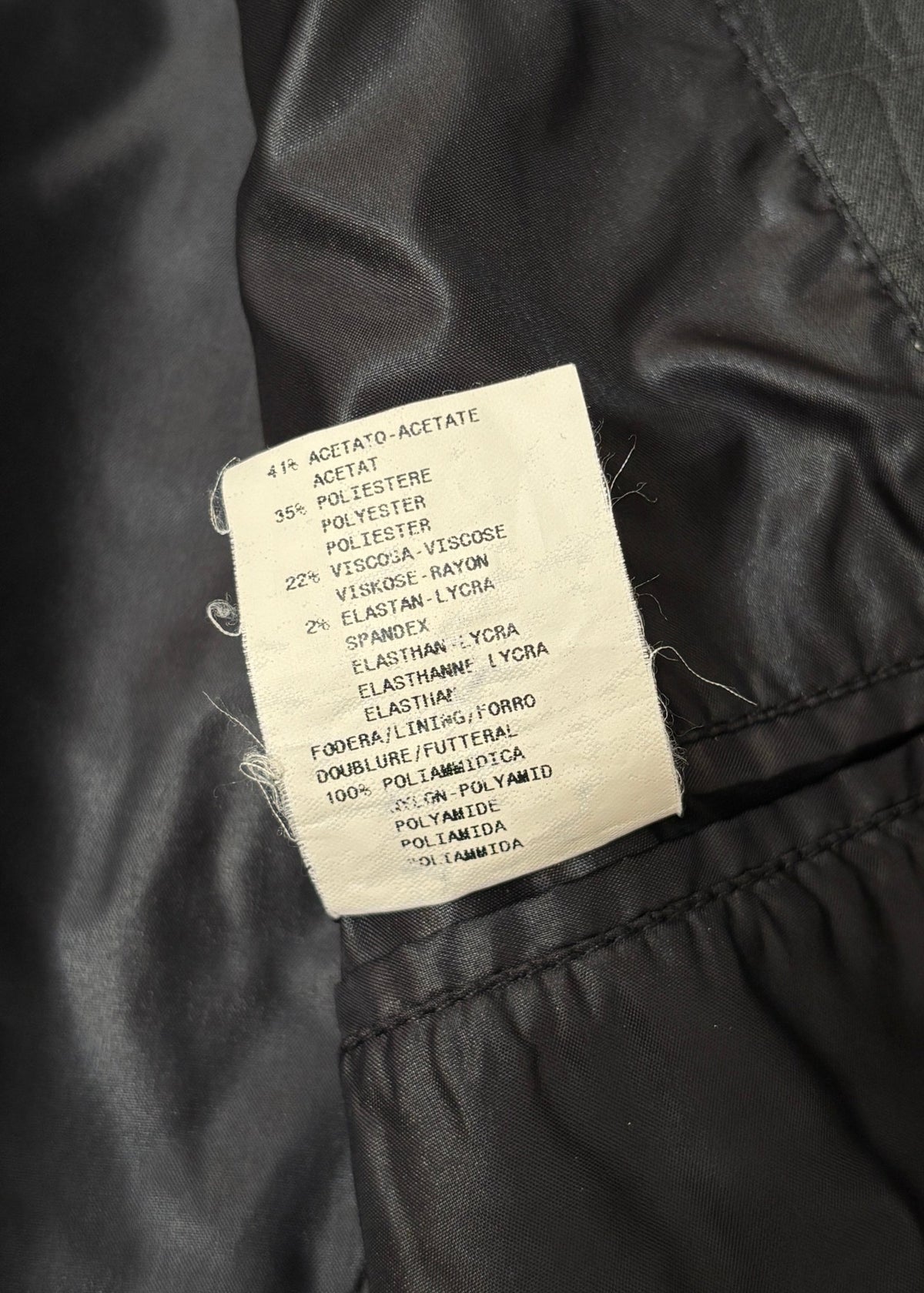 ASYMMETRICAL FAUX-CROCODILE LEATHER JACKET. (48 / M) - SEVENUES.
