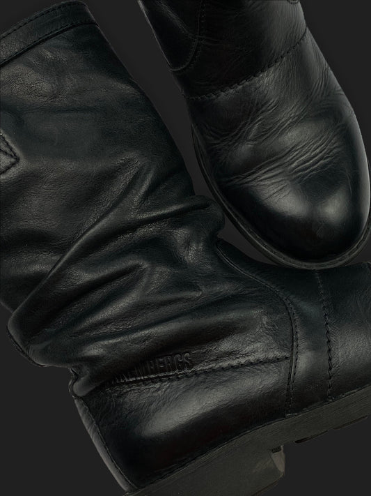 DIRK BIKKEMBERGS SLOUCHY LEATHER ANKLE BOOTS. (EU 37)