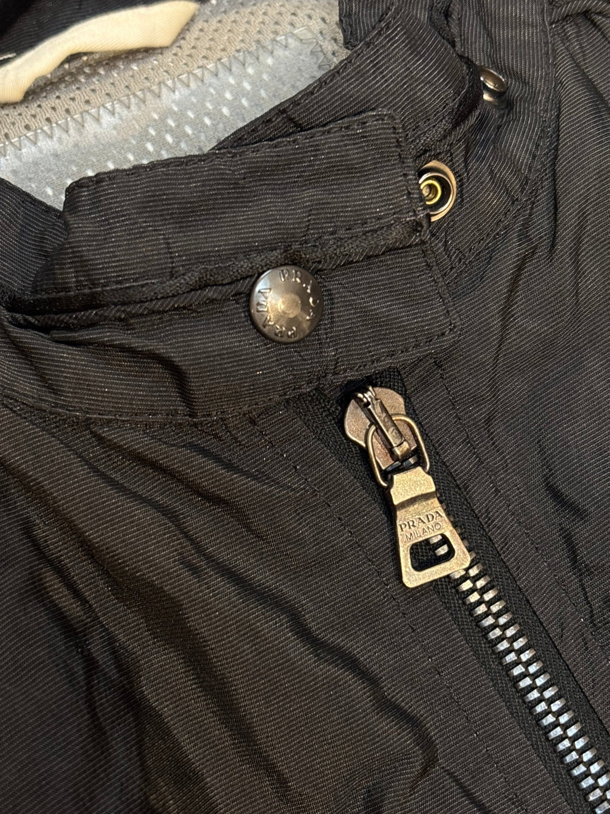 F/W 2002 NYLON METAL ZIP-UP JACKET. (42 / S) - SEVENUES.