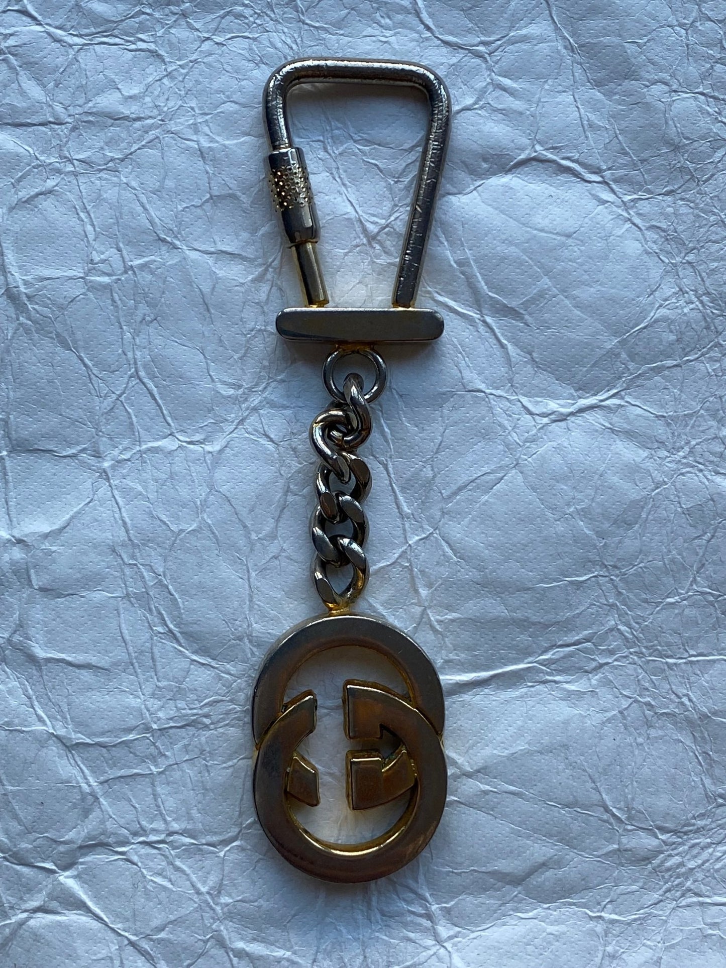 GUCCI INTERLOCKING 'GG' KEYCHAIN. - SEVENUES.