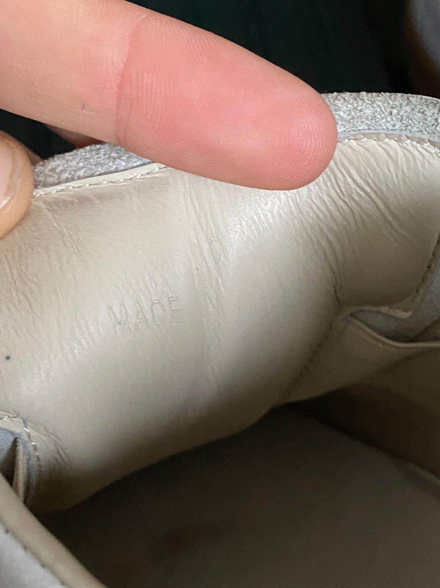 MAISON MARGIELA REPLICA GAT LEATHER SNEAKERS. (40) - SEVENUES.