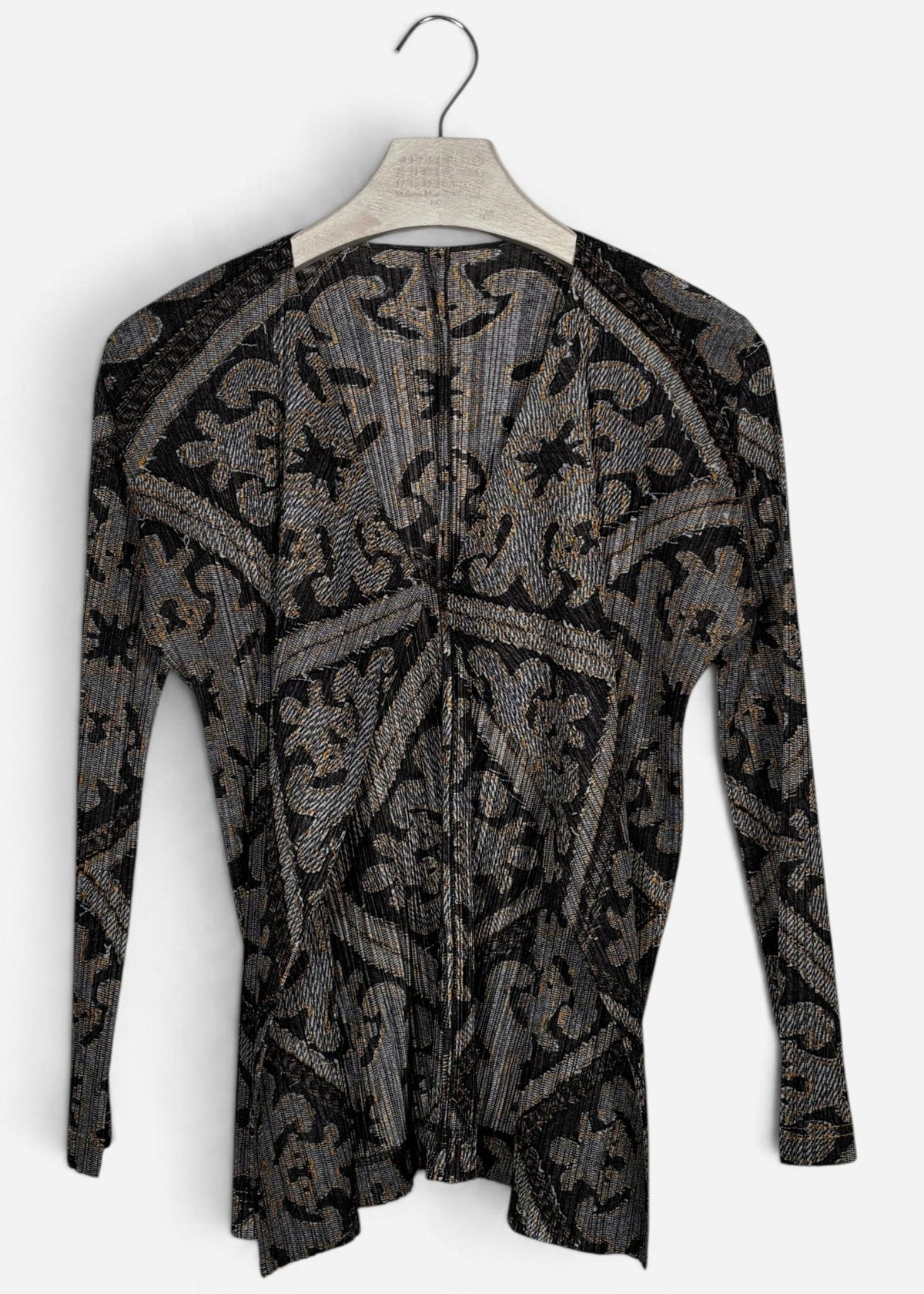 PLEATS PLEASE CARDIGAN. - SEVENUES.
