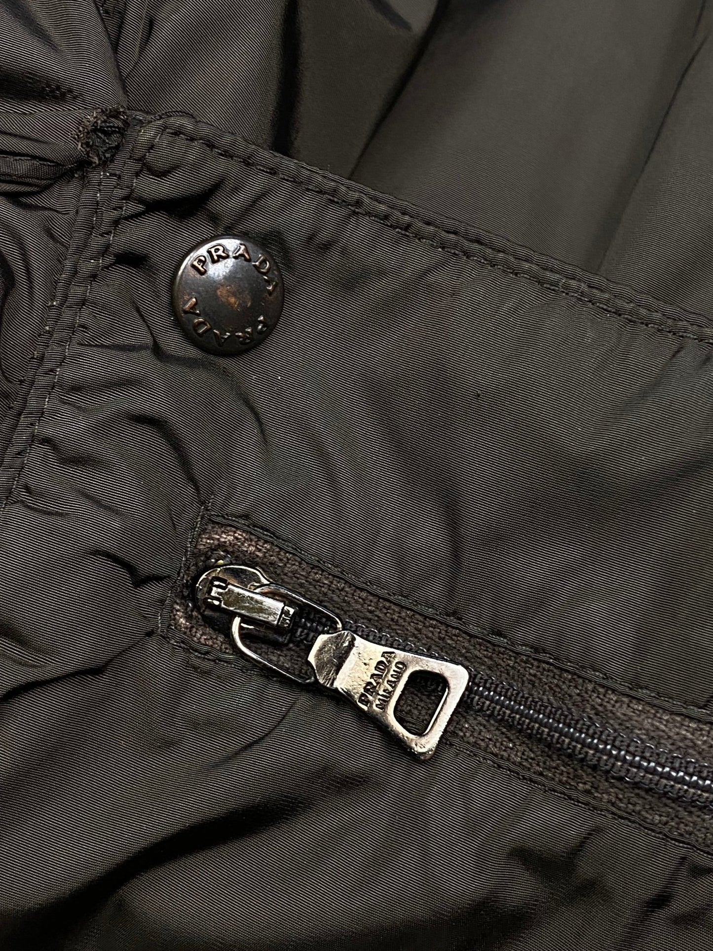 PRADA MILANO LINEA ROSSA A/W '03 NYLON PADDED JACKET. (50 / M) - SEVENUES.