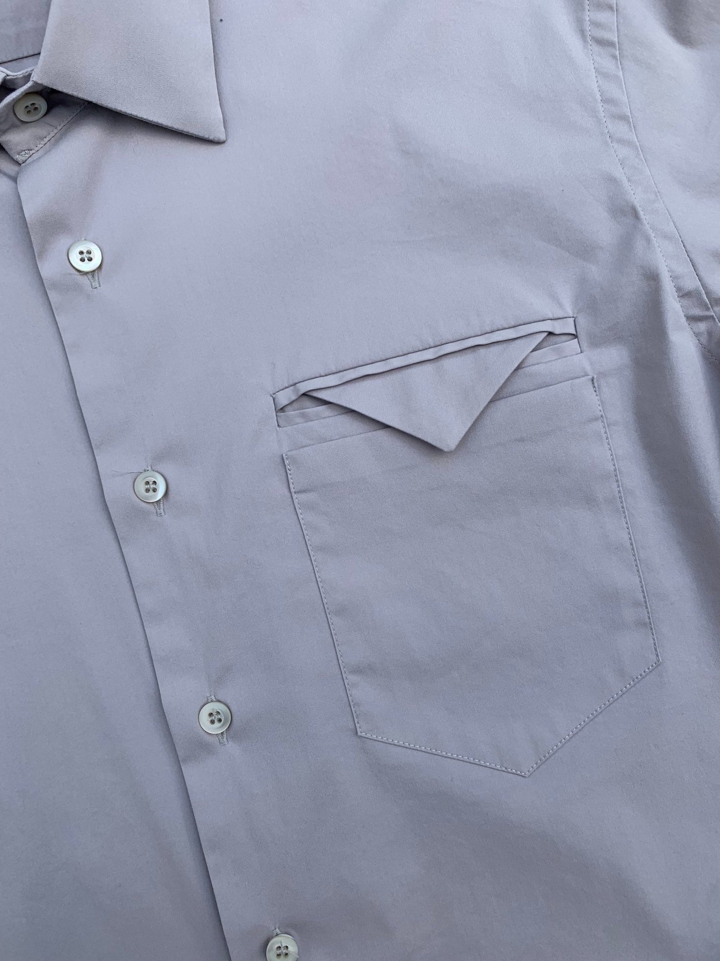 PRADA MILANO TRIANGLE POCKET BUTTON UP SHIRT. (42 / L) - SEVENUES.
