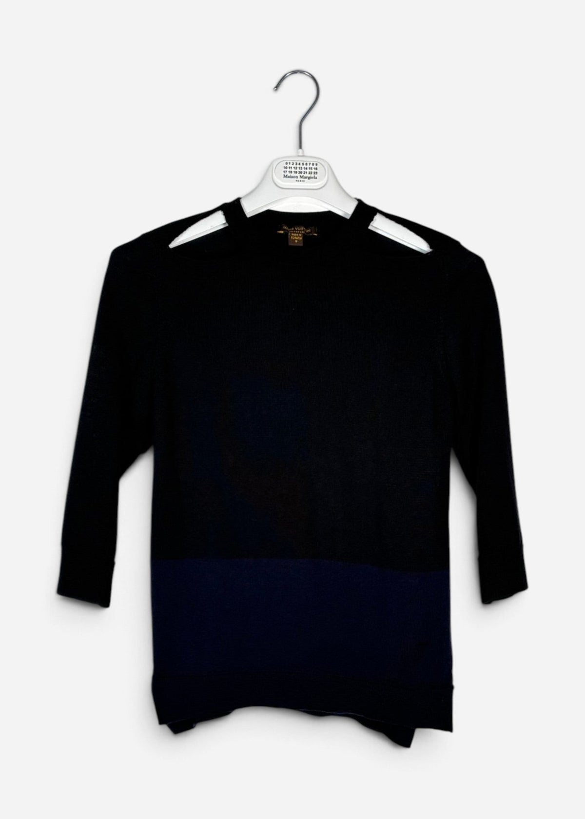 SHOULDER CUT-OUT WOOL KNIT. (S) - SEVENUES.