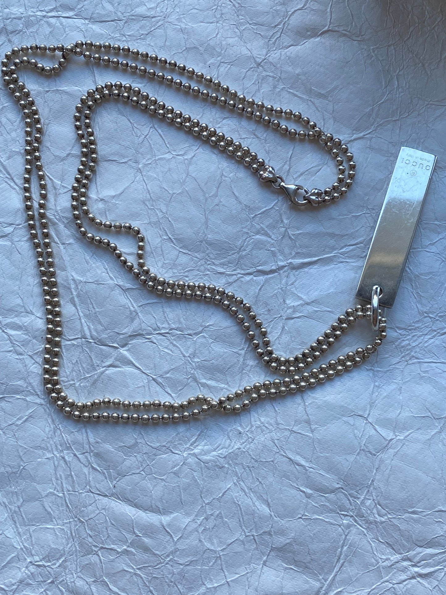 GUCCI DOG-TAG PENDANT BEADED CHAIN NECKLACE.