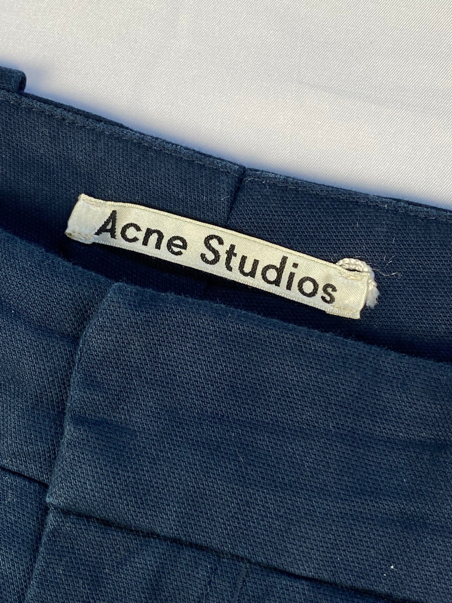 ACNE STUDIOS PLEATED CHINO PANTS. (52 / L)