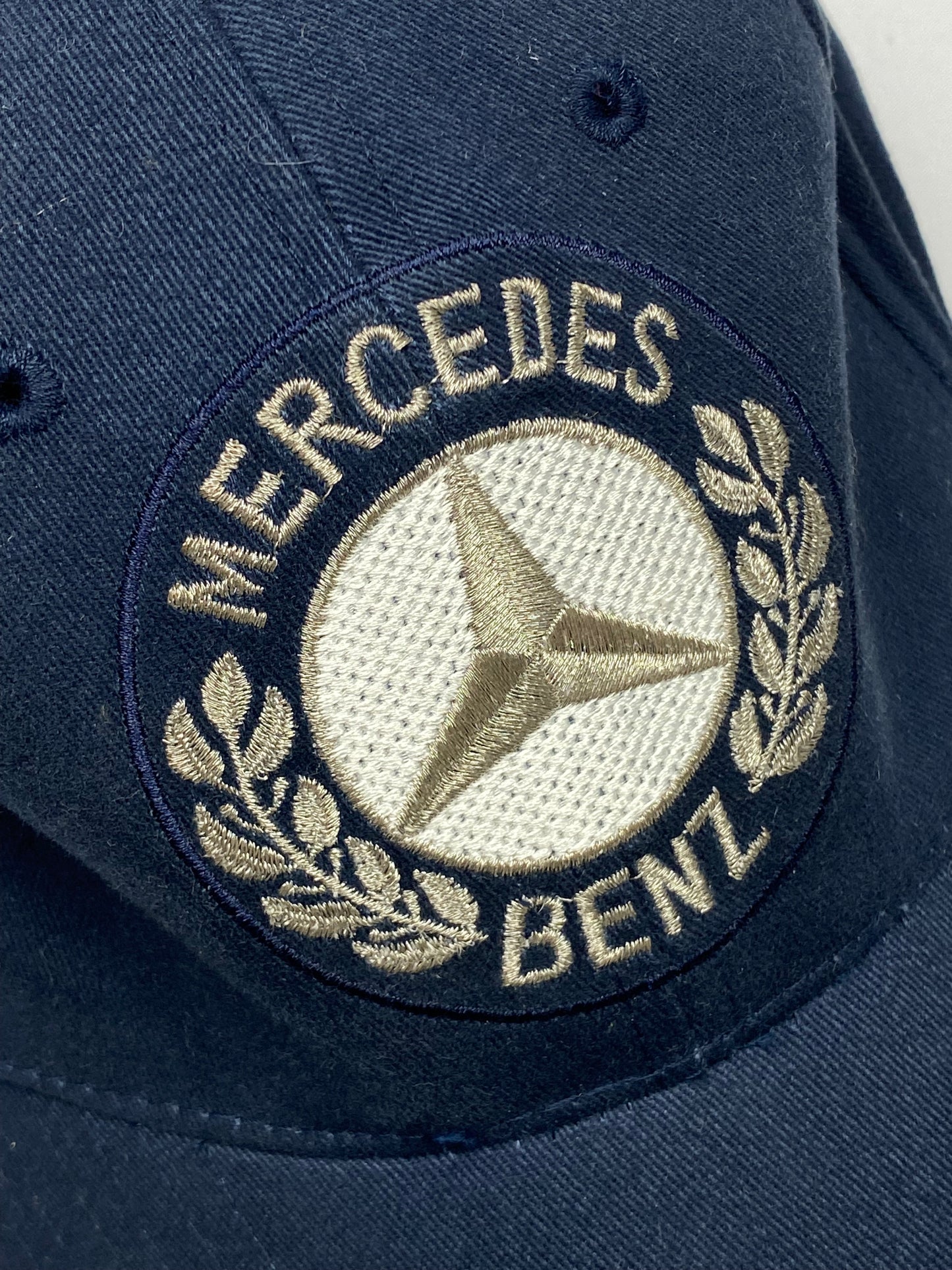 VINTAGE MERCEDES BENZ LOGO EMBROIDERY CAP.