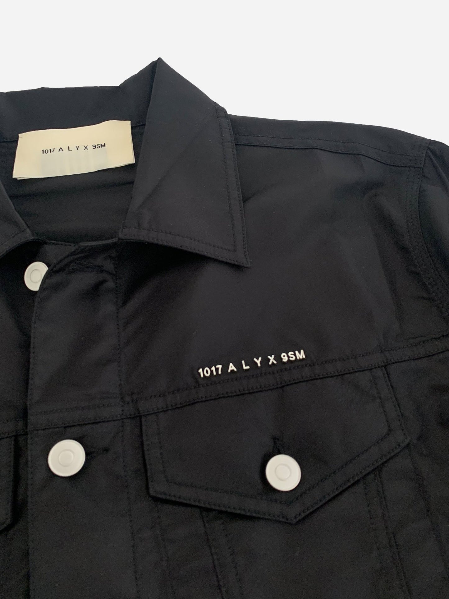 1017 ALYX 9SM NYLON TRUCKER JACKET. (L) - SEVENUES.