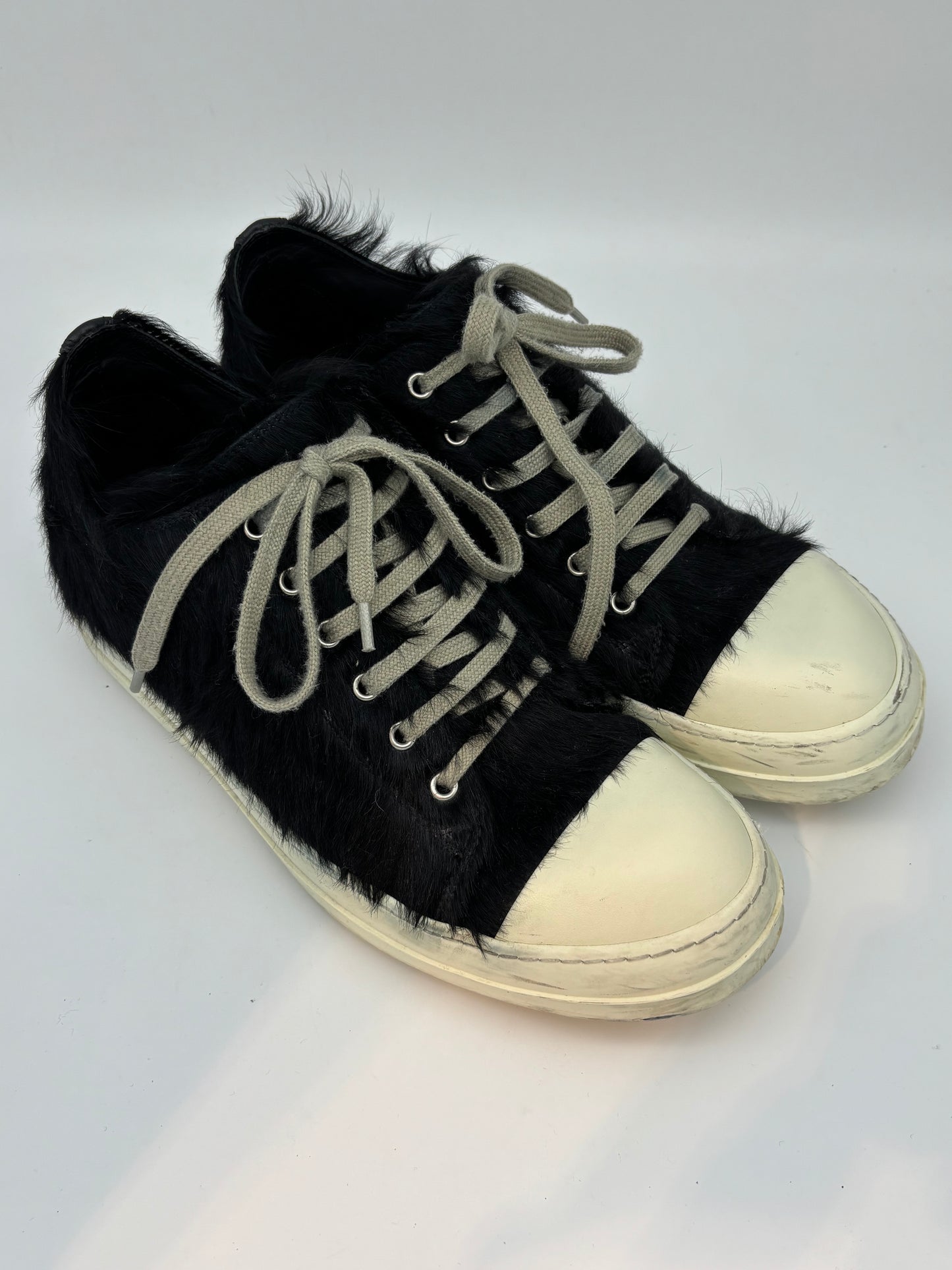 RICK OWENS CALF HAIR RAMONES LOW. (43)