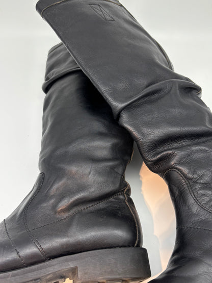 DIRK BIKKEMBERGS SLOUCHY LEATHER BOOTS. (40)