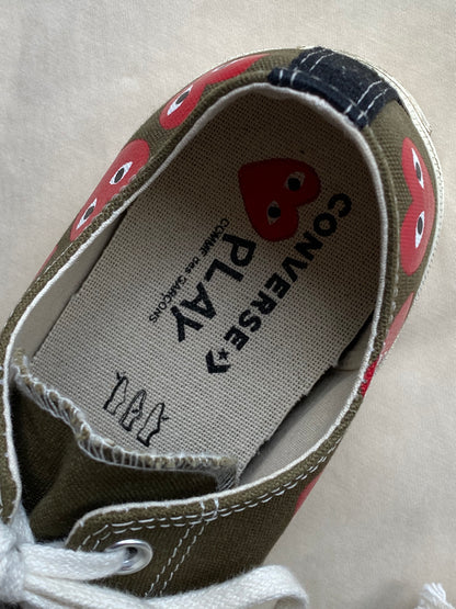 COMME DES GARÇONS PLAY 'MULTIHEART' CHUCK 70 LOW. (44)