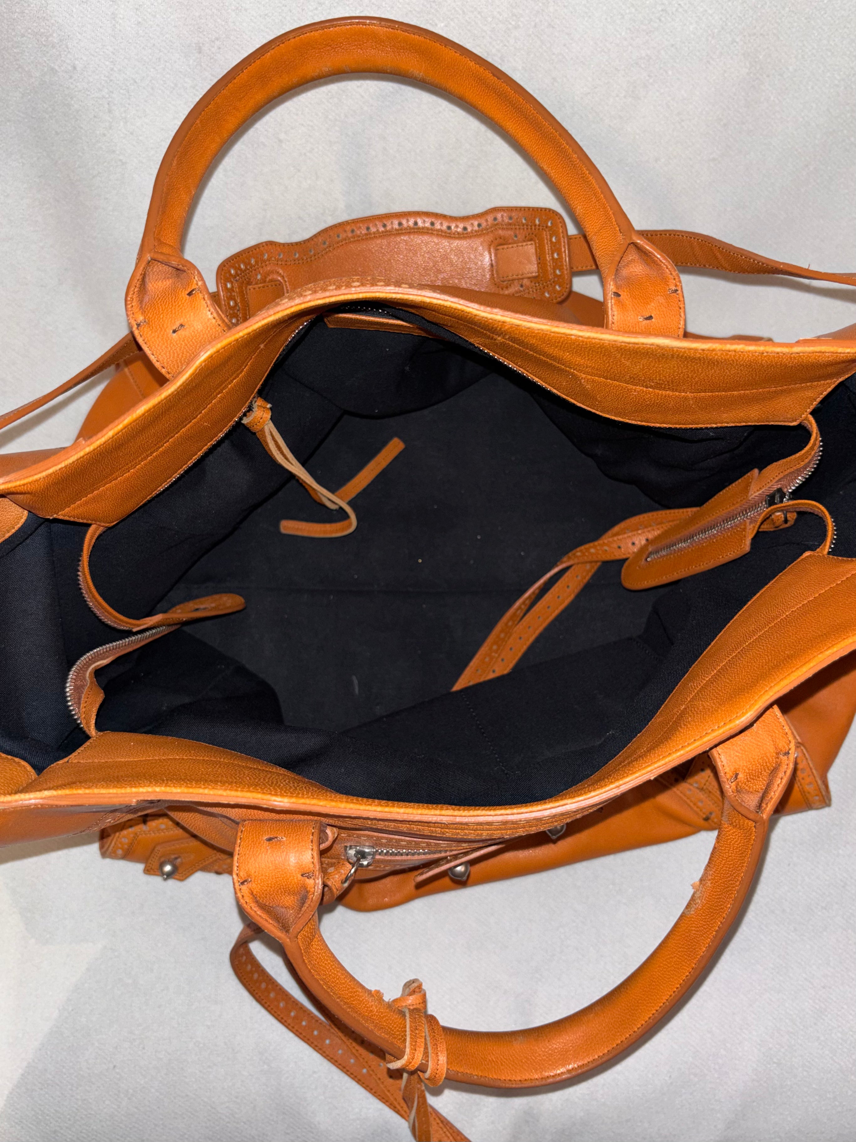 'RIVA CITY' LEATHER BAG.