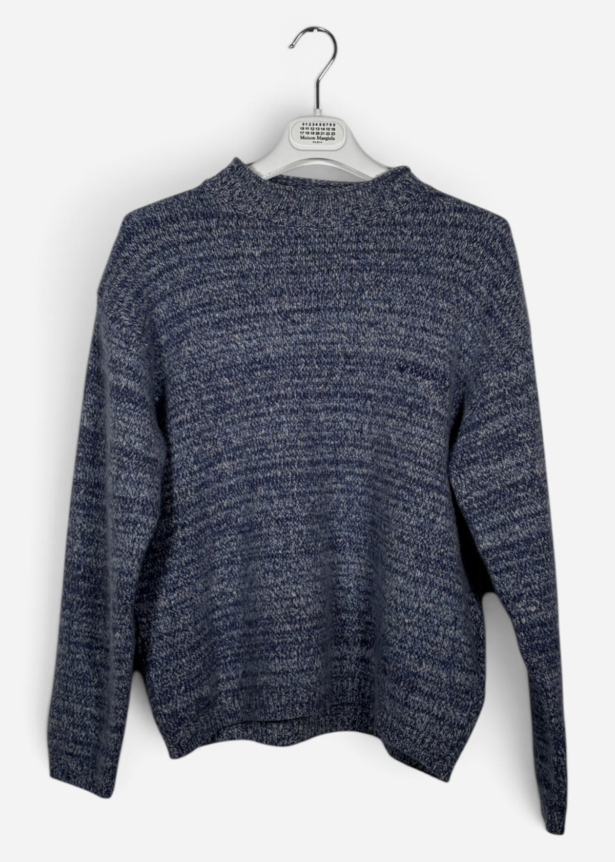 WOOL SWEATER. (L)