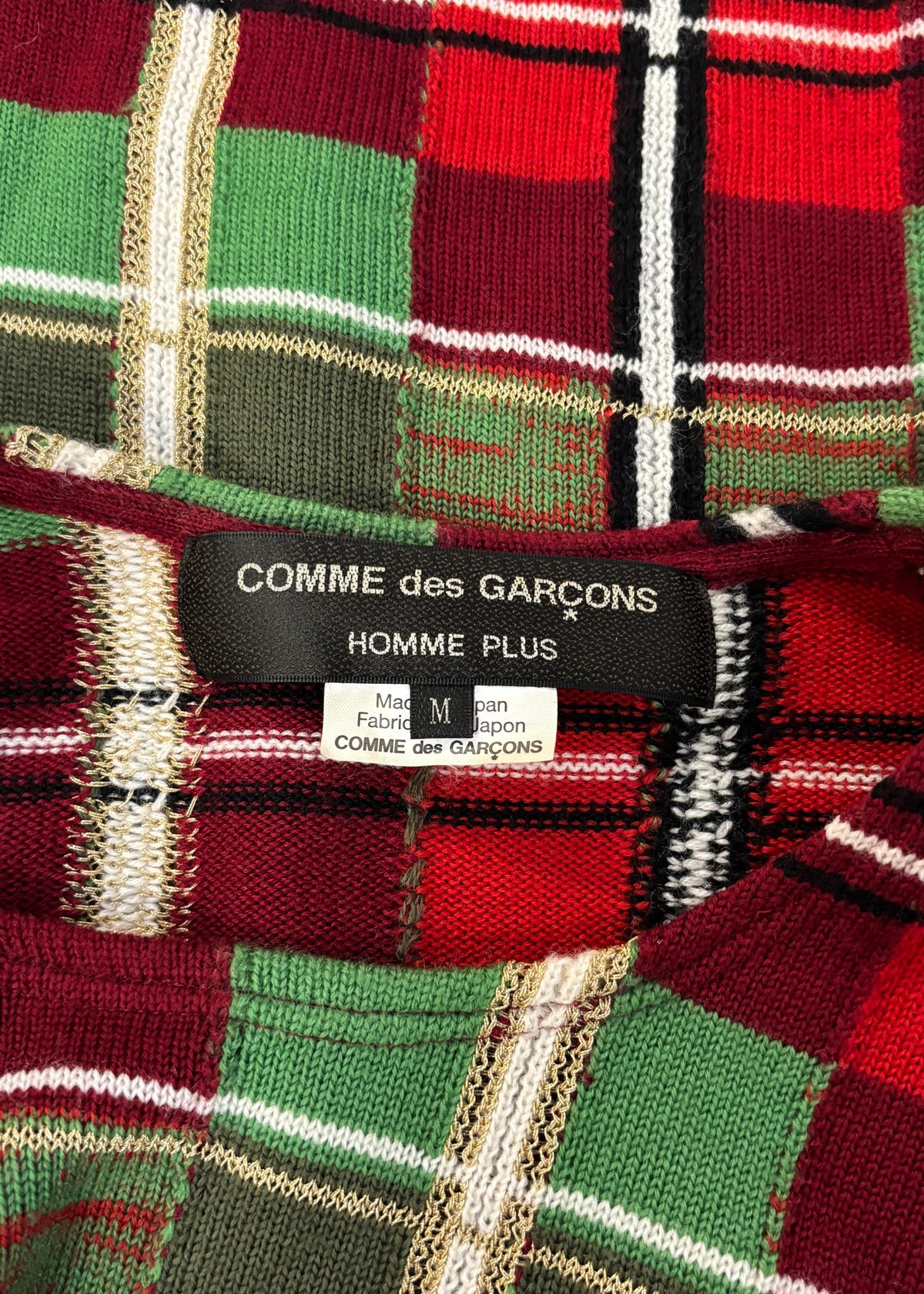 SWEATSHIRT. (M)