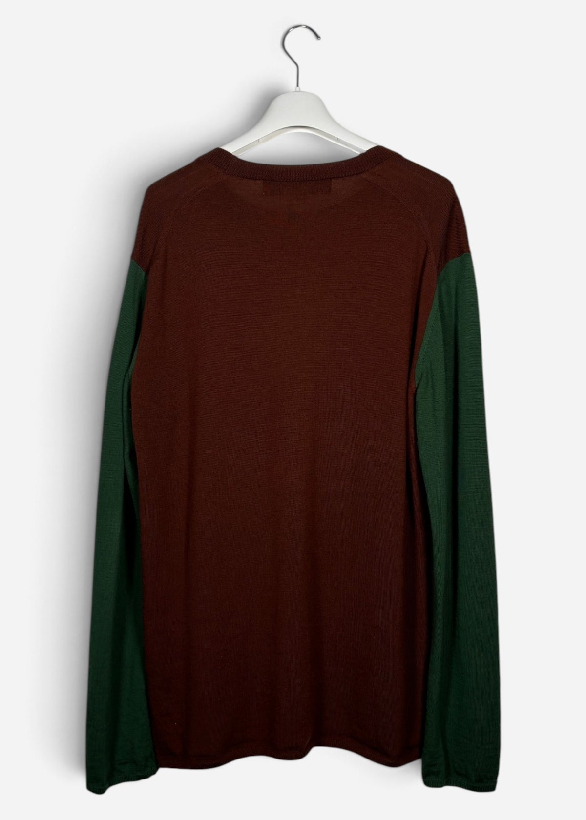 SWEATSHIRT. (L)