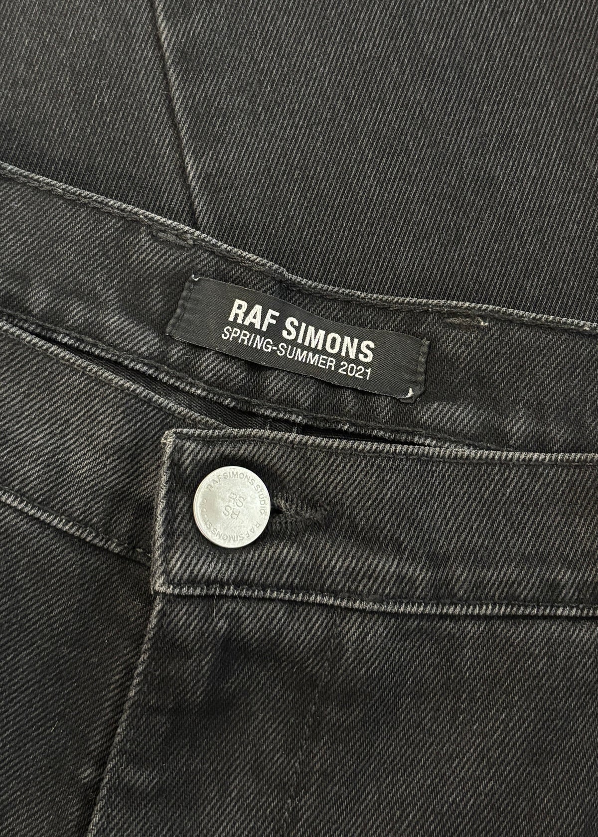 S/S 2021 WASHED DENIM TROUSERS. (33)