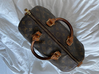 LOUIS VUITTON SPEEDY 30 MONOGRAM CANVAS HANDBAG.