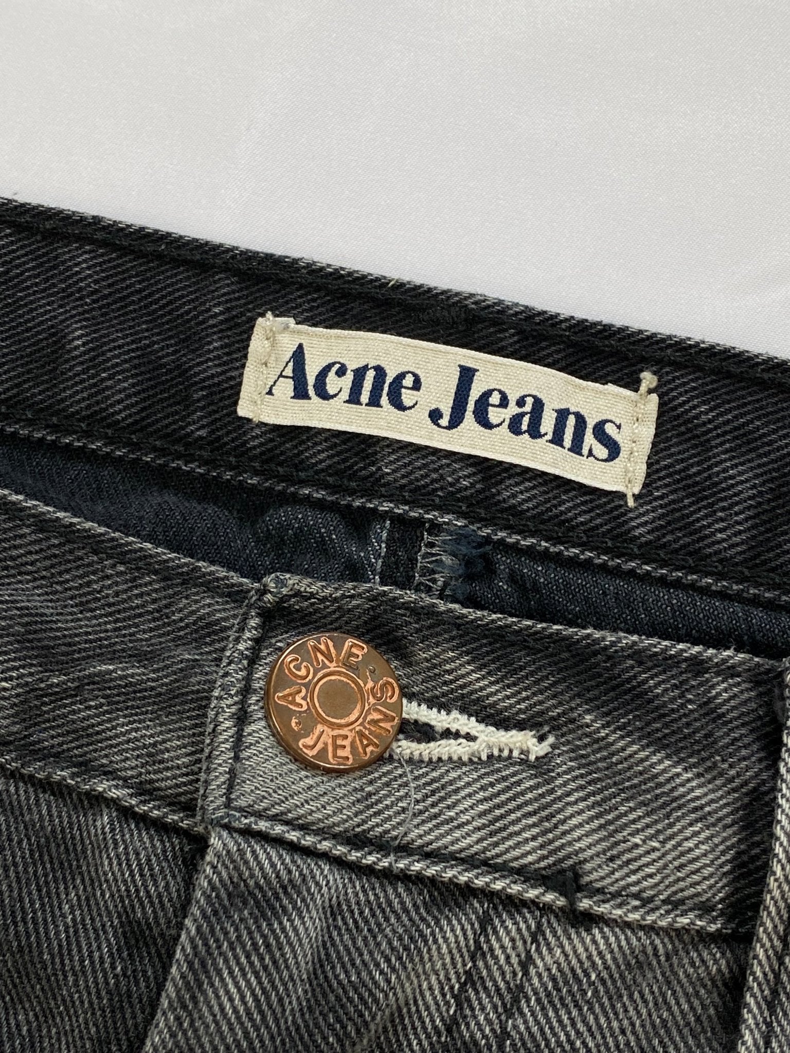 ACNE STUDIOS MAX/DUST DENIM SHORTS. (31/32) - SEVENUES.