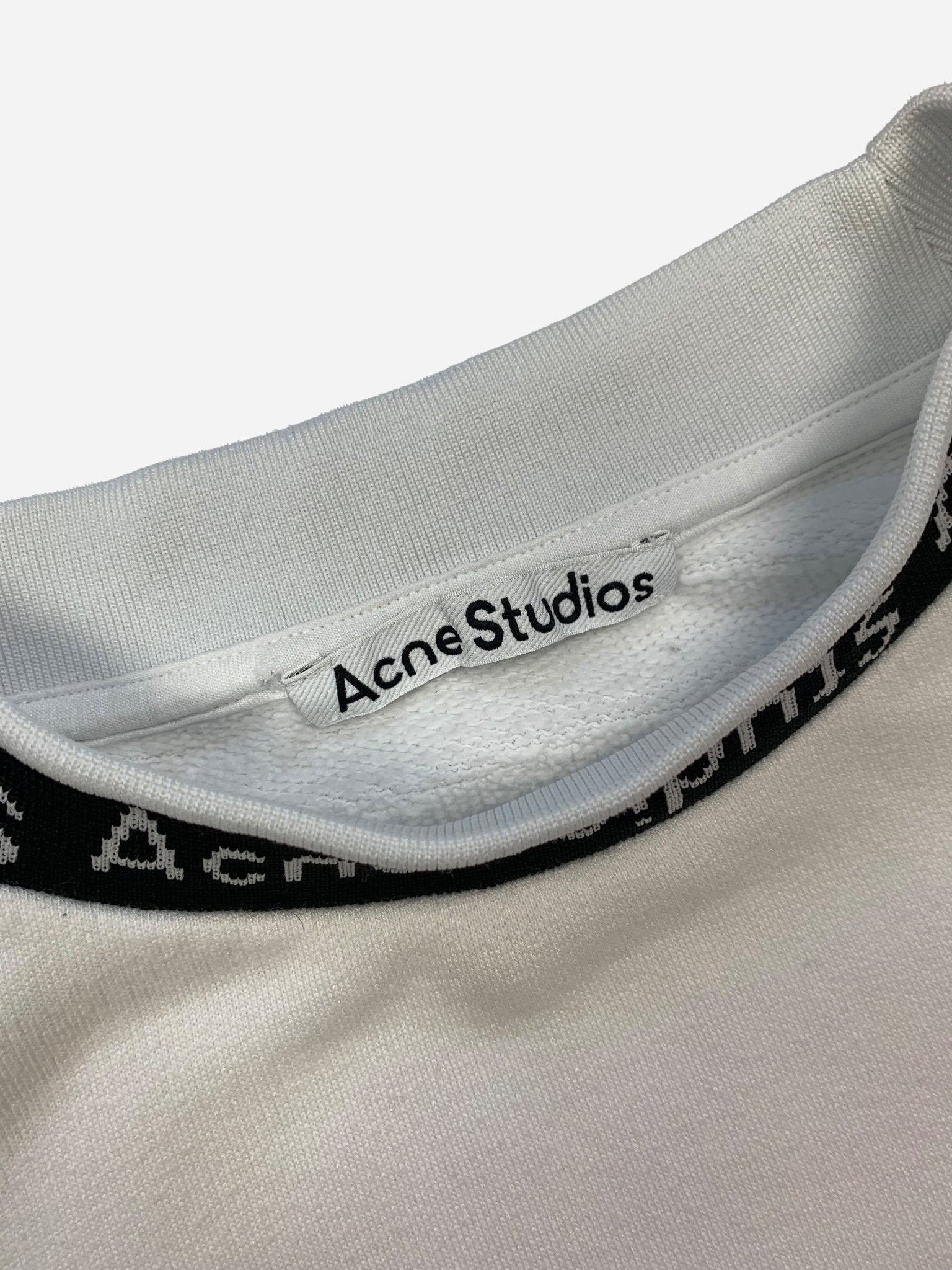 ACNE STUDIOS OVERSIZED 'FLOGHO' COLLAR SWEATSHIRT. (M) - SEVENUES.