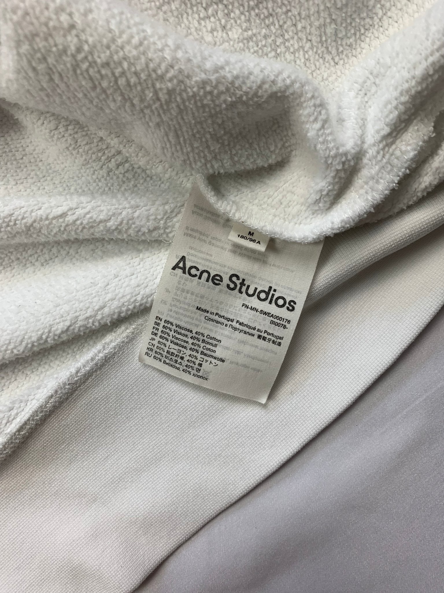 ACNE STUDIOS OVERSIZED 'FLOGHO' COLLAR SWEATSHIRT. (M) - SEVENUES.