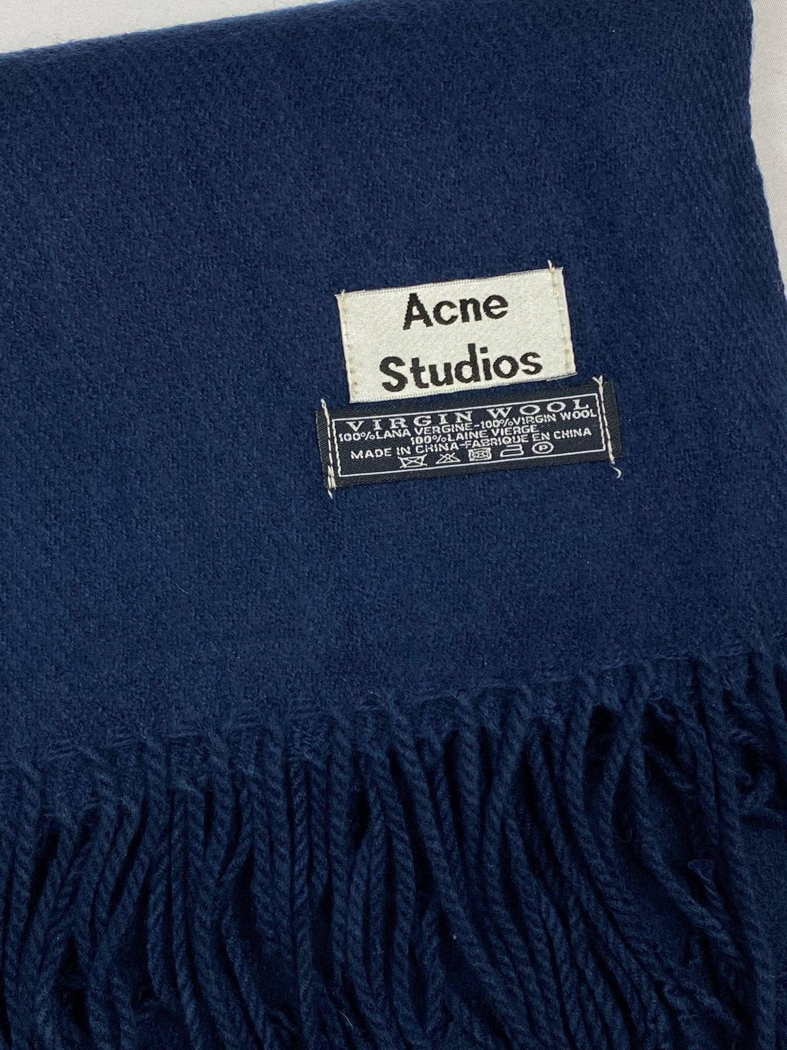 ACNE STUDIOS OVERSIZED VIRGIN WOOL SCARF. - SEVENUES.