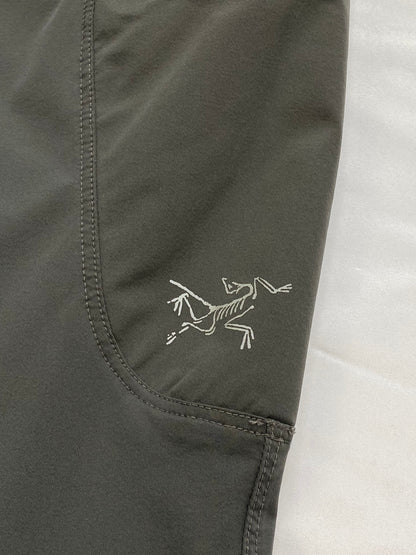 ARC'TERYX GAMMA SOFTSHELL HIKING PANTS. (S)