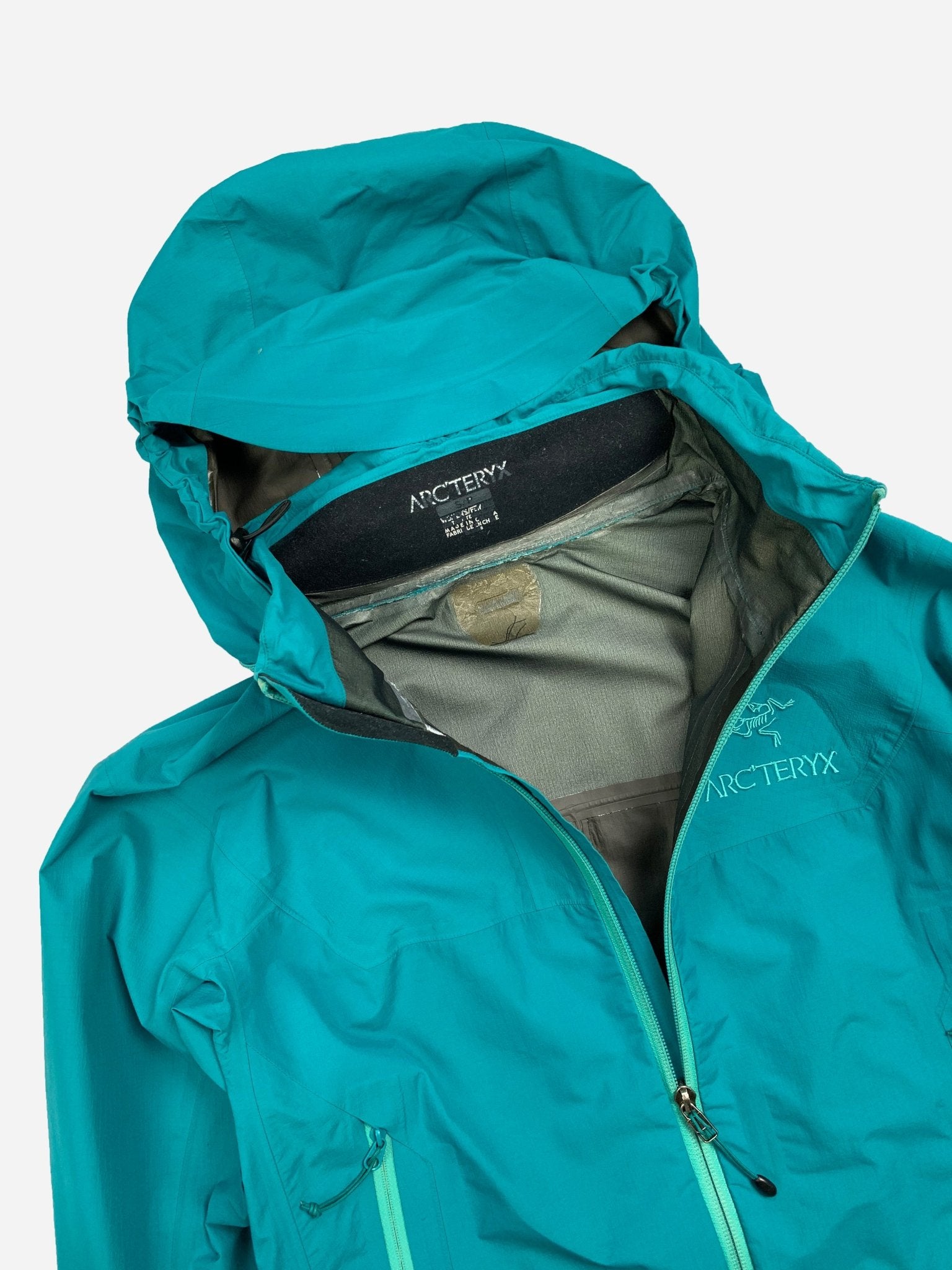 ARC'TERYX BETA AR GORE - TEX SHELL JACKET. (S) - SEVENUES.