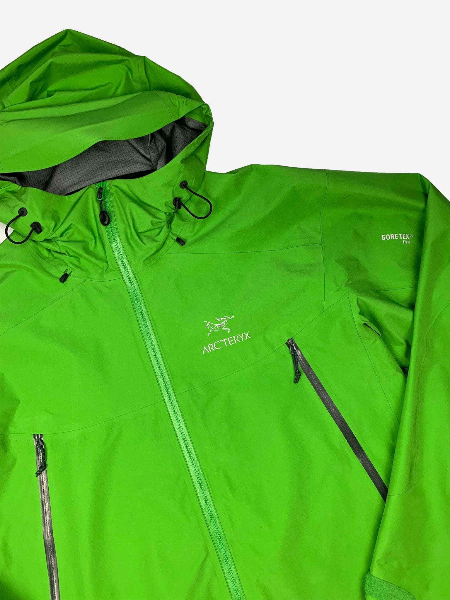 ARC'TERYX BETA LT GORE - TEX SHELL JACKET. (XL) - SEVENUES.