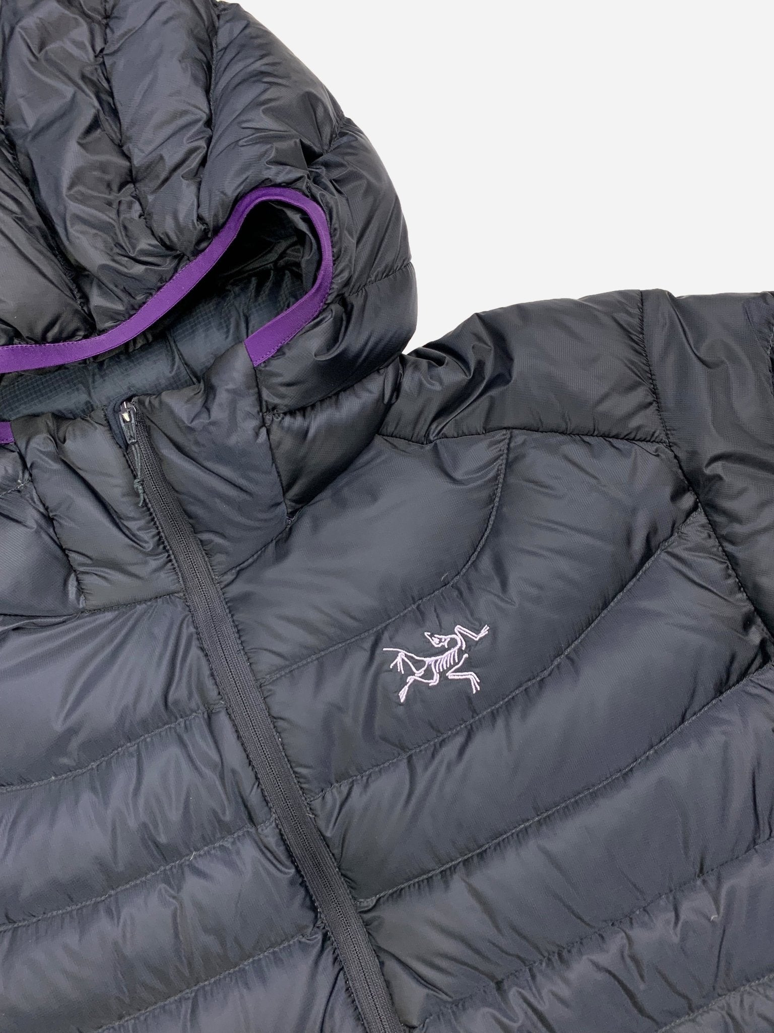 ARC'TERYX CERIUM LT HOODED DOWN JACKET. (XL) - SEVENUES.