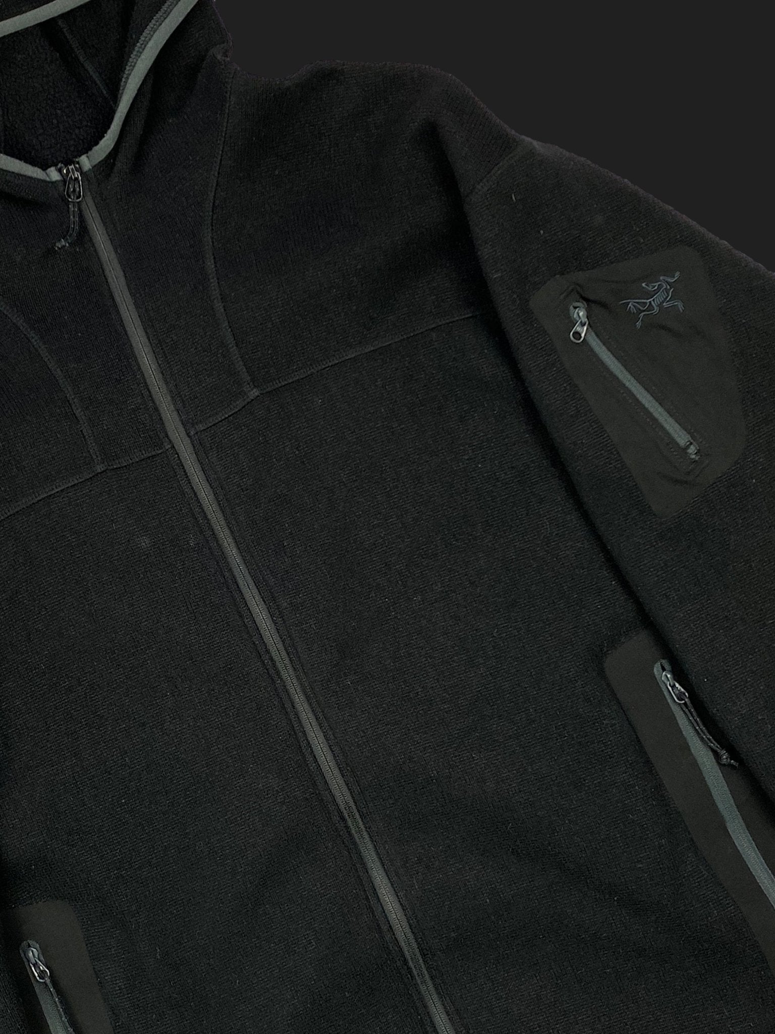 ARC'TERYX COVERT HOODY POLARTEC FLEECE JACKET. (L) - SEVENUES.