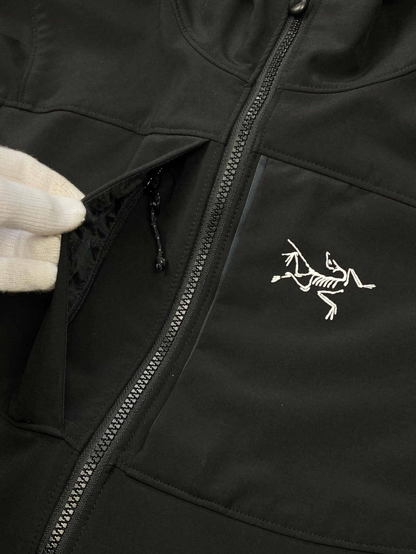 ARC'TERYX GAMMA MX HOODY SHELL JACKET. (S) - SEVENUES.