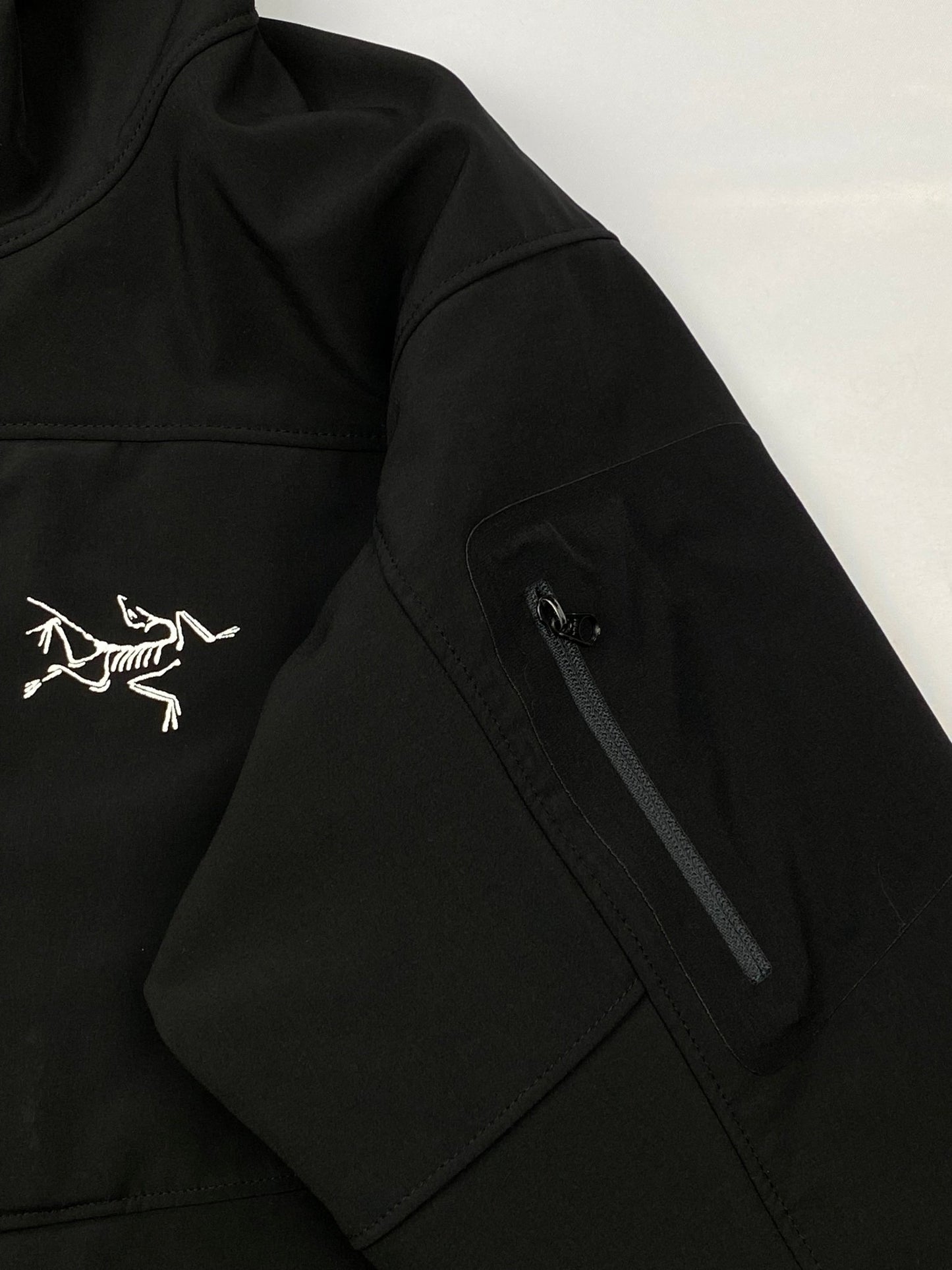 ARC'TERYX GAMMA MX HOODY SHELL JACKET. (S) - SEVENUES.