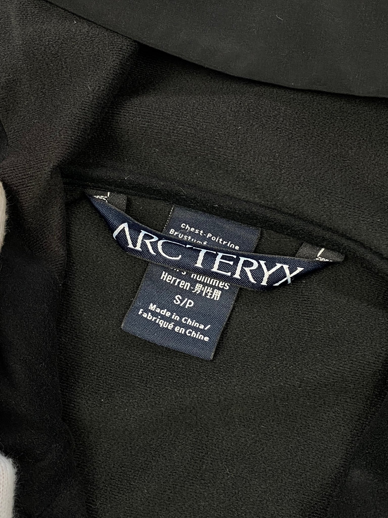 ARC'TERYX GAMMA MX HOODY SHELL JACKET. (S) - SEVENUES.