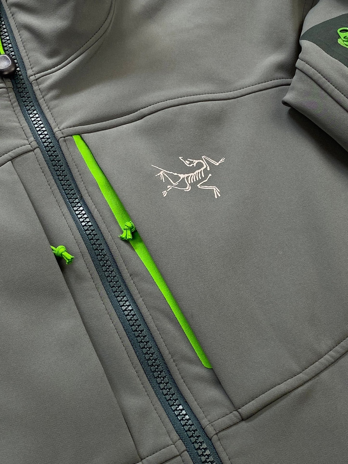 ARC'TERYX 'GAMMA MX' SHELL JACKET. (M) - SEVENUES.