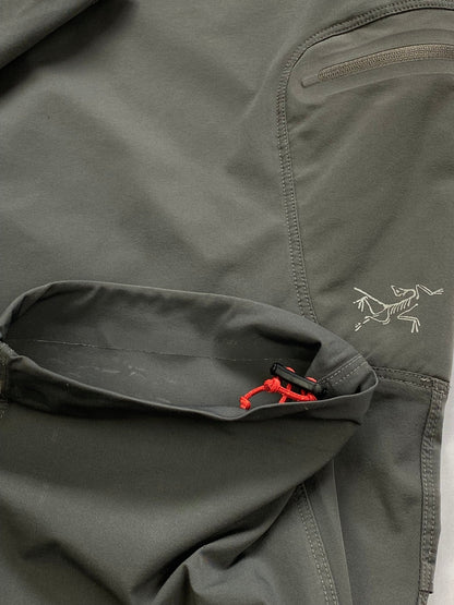 ARC'TERYX GAMMA SOFTSHELL HIKING PANTS. (S) - SEVENUES.