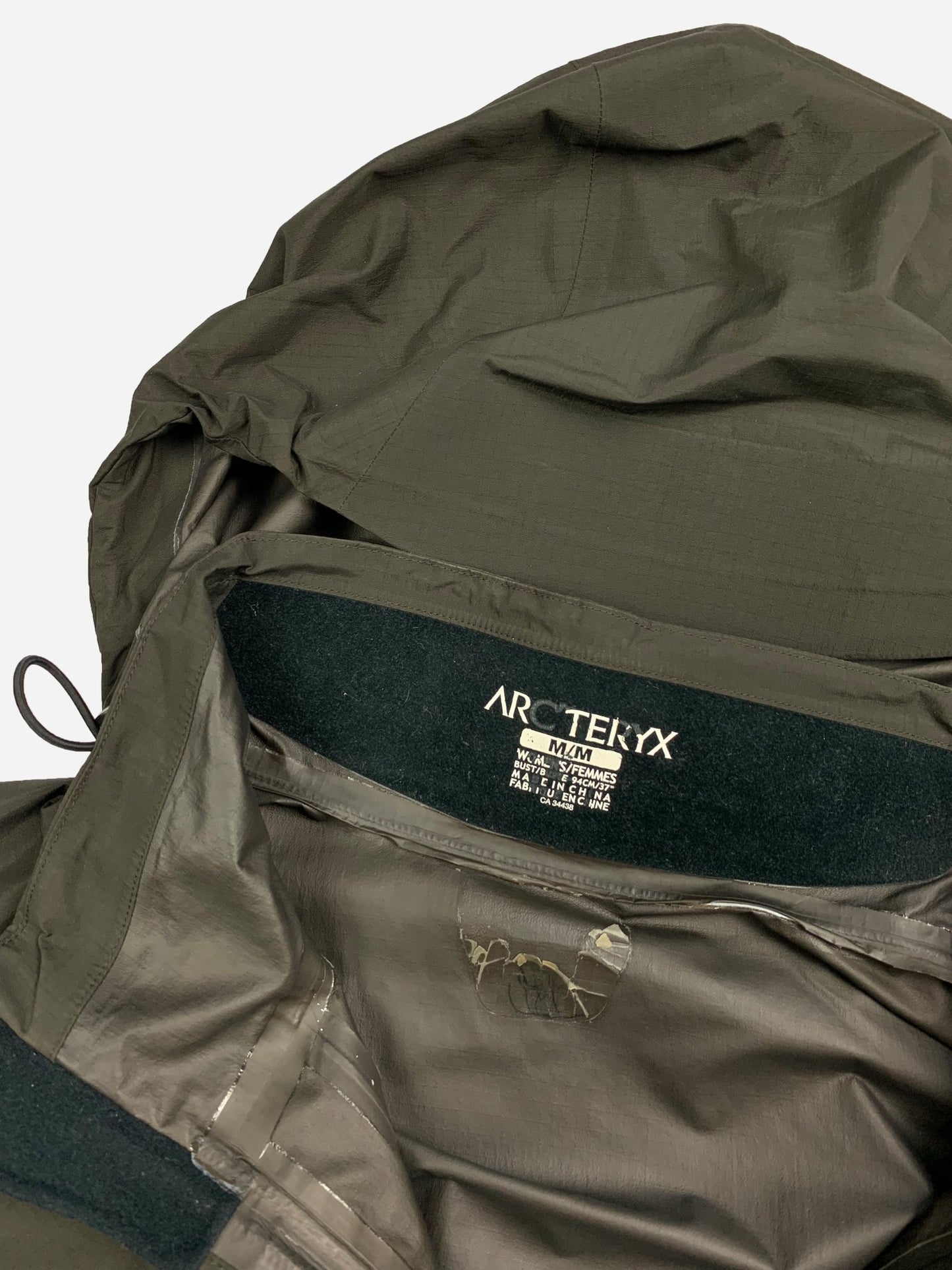 ARC'TERYX GORE - TEX PACLITE SHELL JACKET. (M) - SEVENUES.