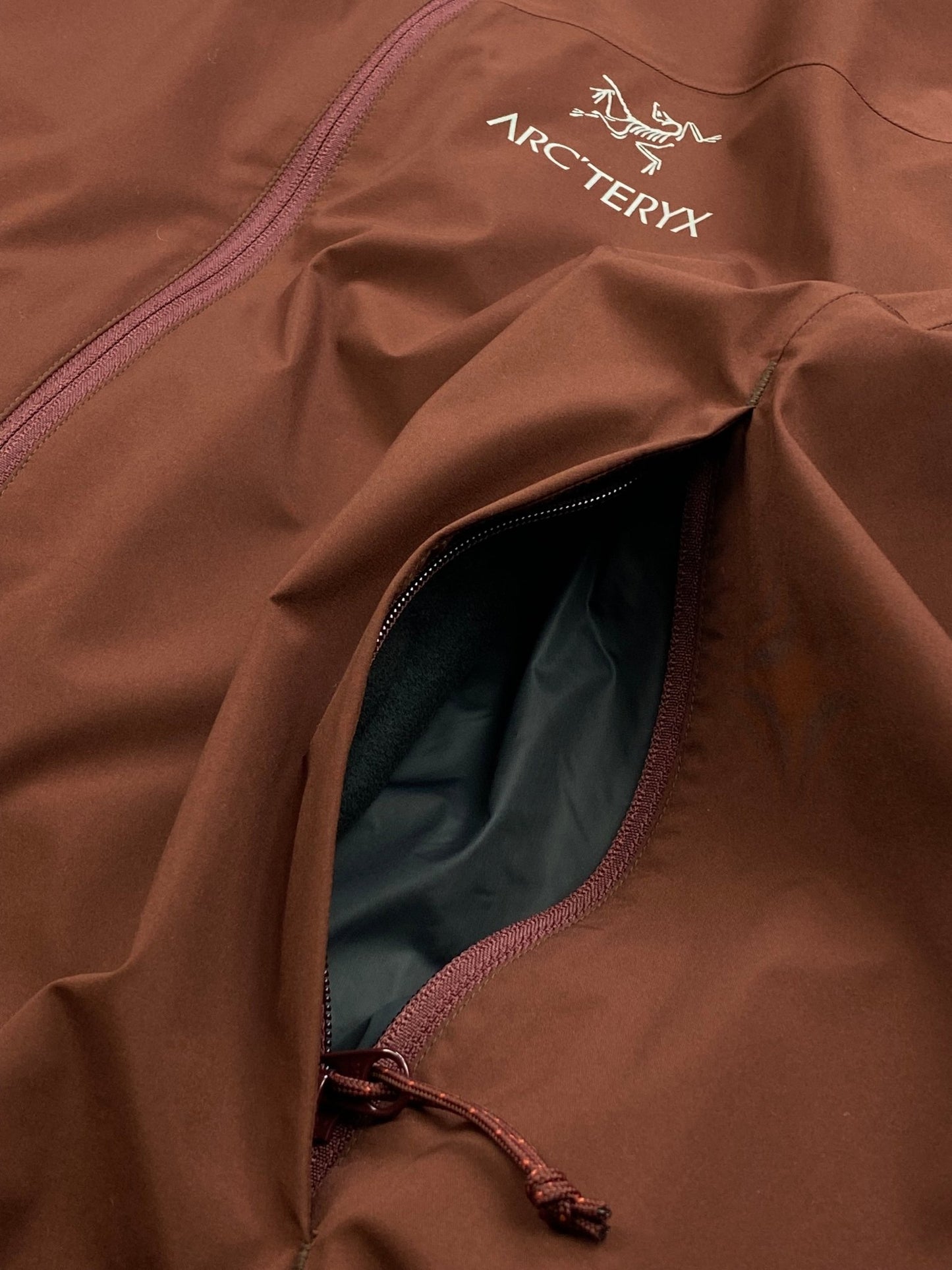 ARC'TERYX WINDSTOPPER NYLON JACKET. (L) - SEVENUES.