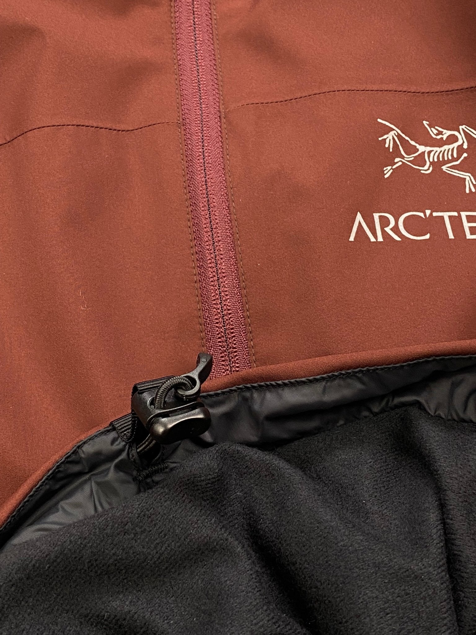 ARC'TERYX WINDSTOPPER NYLON JACKET. (L) - SEVENUES.