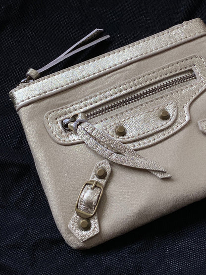 BALENCIAGA PARIS GOLD POCHETTE. - SEVENUES.