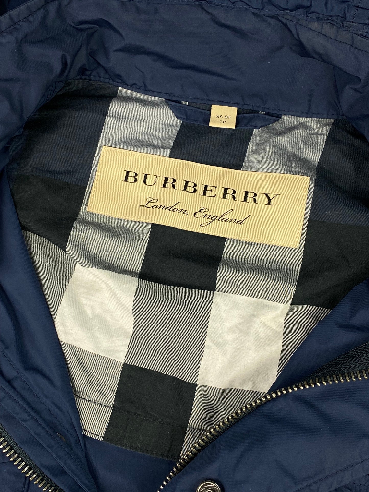 BURBERRY BRIT NYLON CARGO JACKET. (XS)