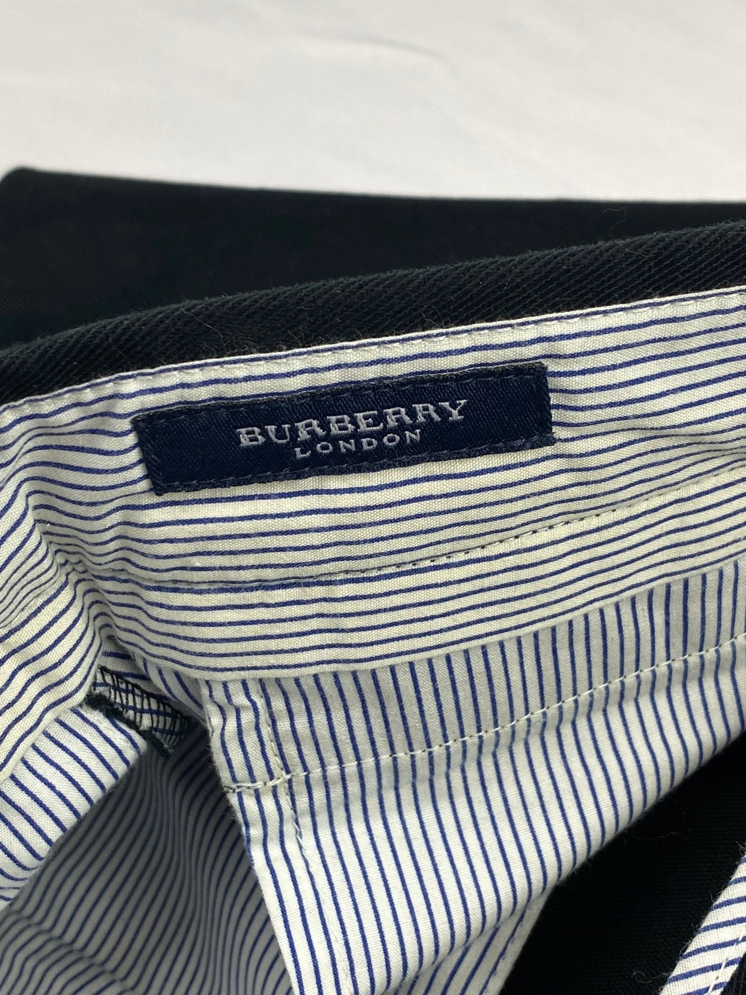 BURBERRY LONDON PLEATED WOOL SUIT PANTS. (46 / S) - SEVENUES.