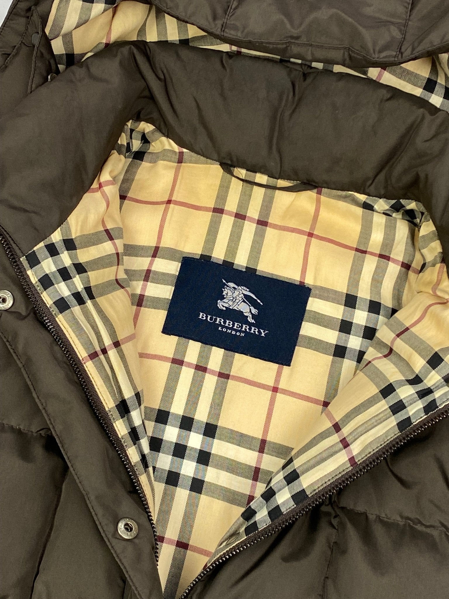 BURBERRY LONDON PUFFER DOWN JACKET WITH NOVACHECK LINING. (36 / S) - SEVENUES.