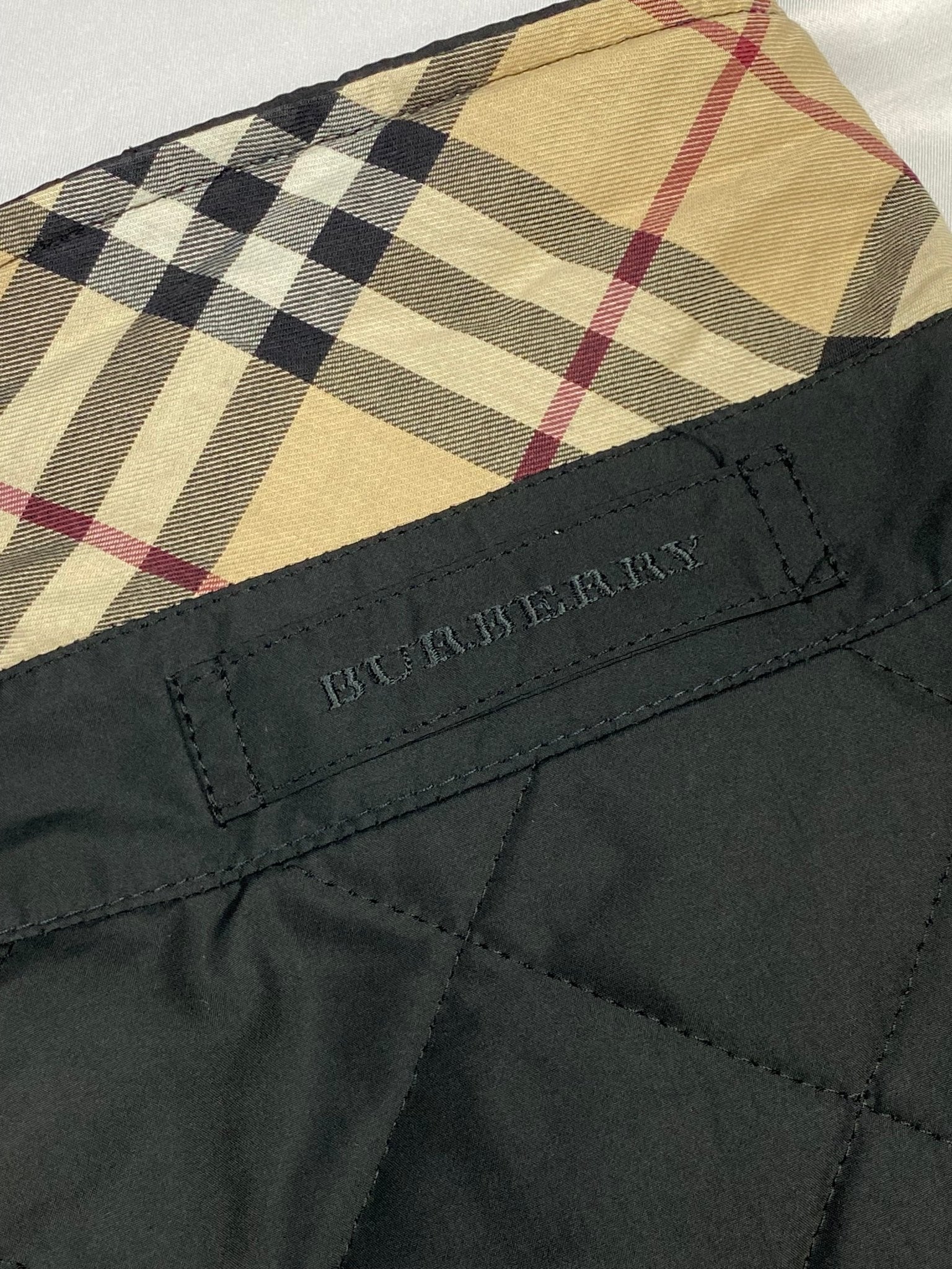 BURBERRY LONDON QUILTED JACKET WITH NOVACHECK LINING.(40 / M) - SEVENUES.